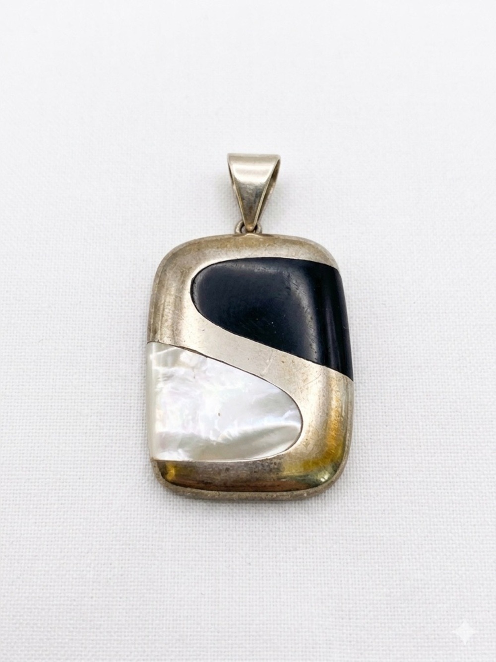 Vintage Thailand 925 Sterling Silver Modern Inlay Pendant MOP & Black Stone